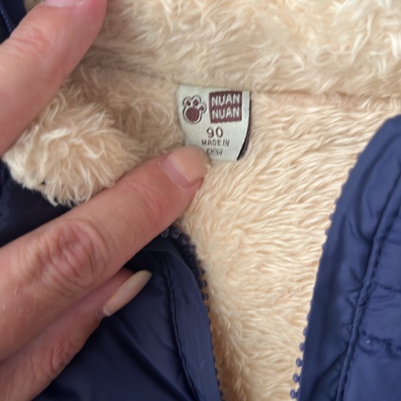 Size 90 (2T) hooded puffer jacket - Picture 3 of 6